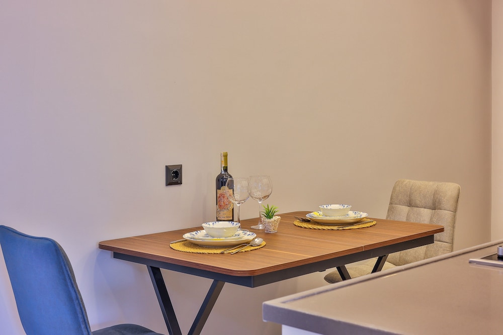 Harnup Apart - Image 8