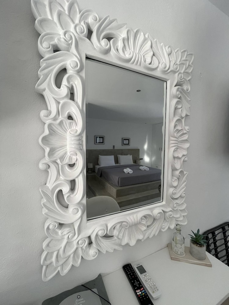 Zoumis Residence