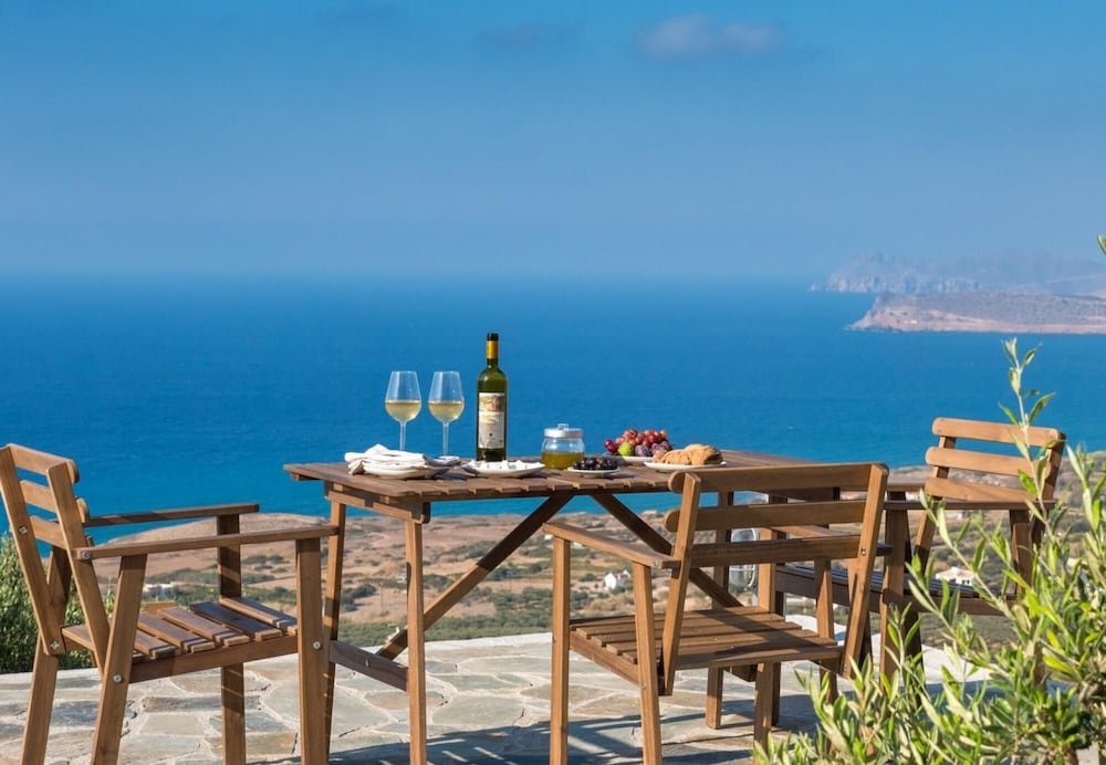 Villa Isidora - Stunning Stylish 3-bedroom Villa view 2