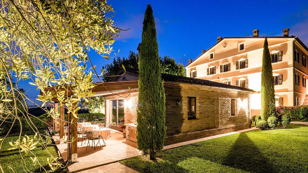 Poggio Antico - Suites and Breakfast