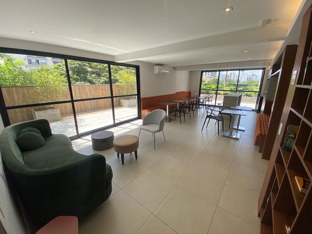 Piscina- AC- academia - Brazilian Corner