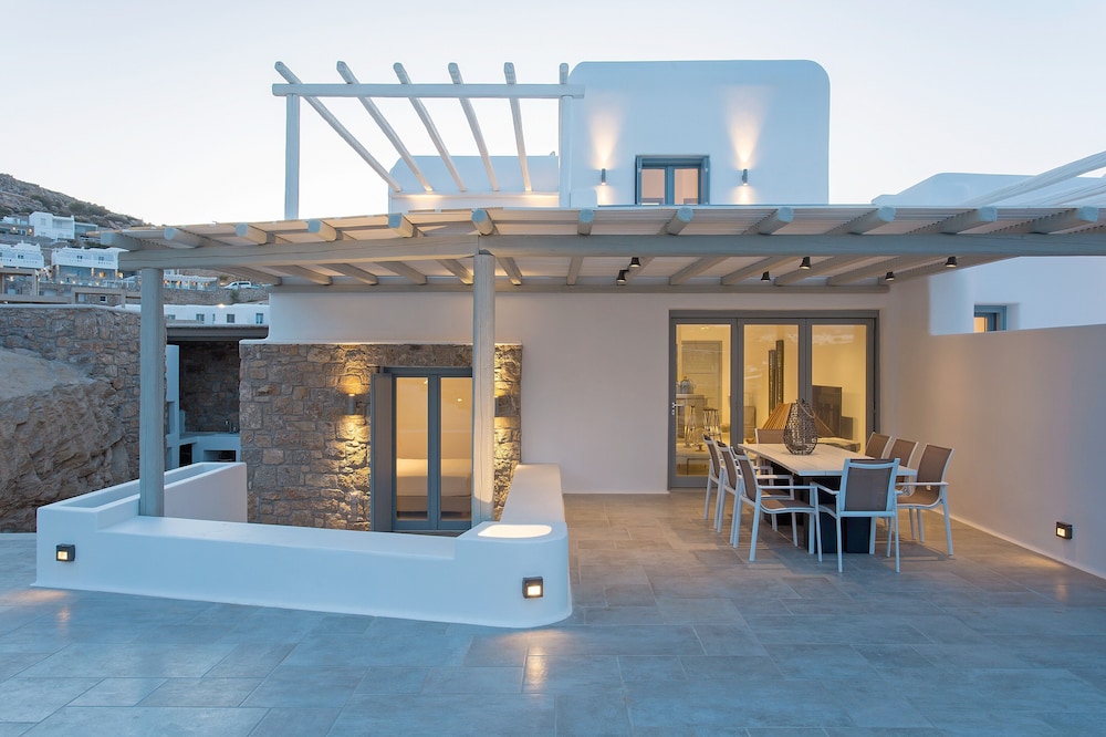 Villa Sapphire 6BR Hot Tub & Pool Ornos