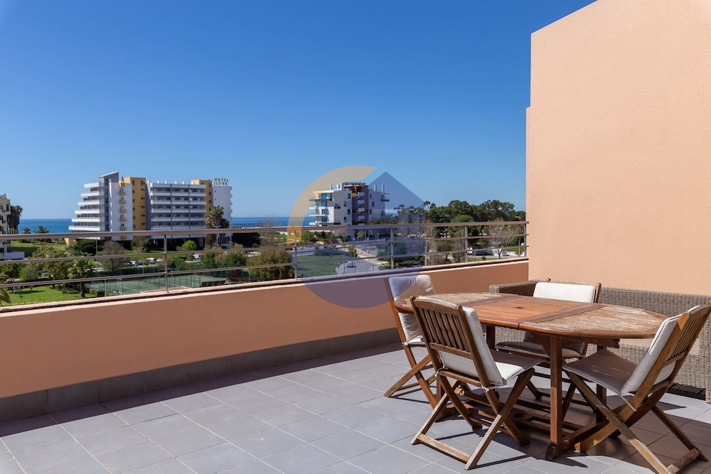 06 in Portim o With 3 Bedrooms and 2 Bathrooms