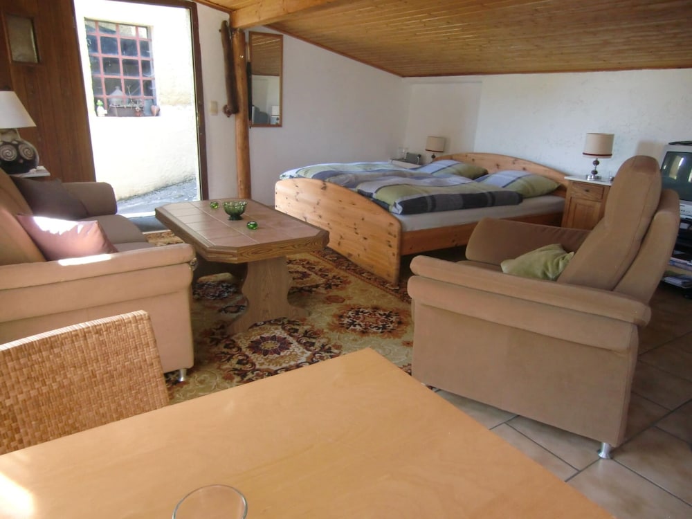 Idyllic Studio Apartment Near Kaifenheim and Near the Forest - Property Image 37
