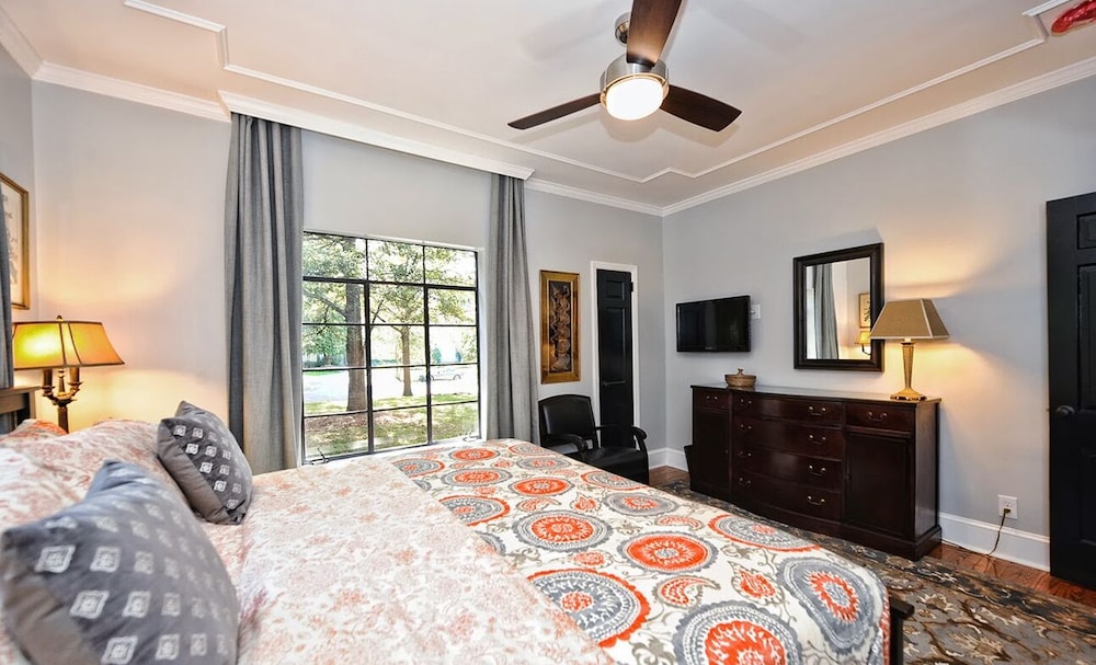 The Home Collection - 600 Hermitage Road view 3