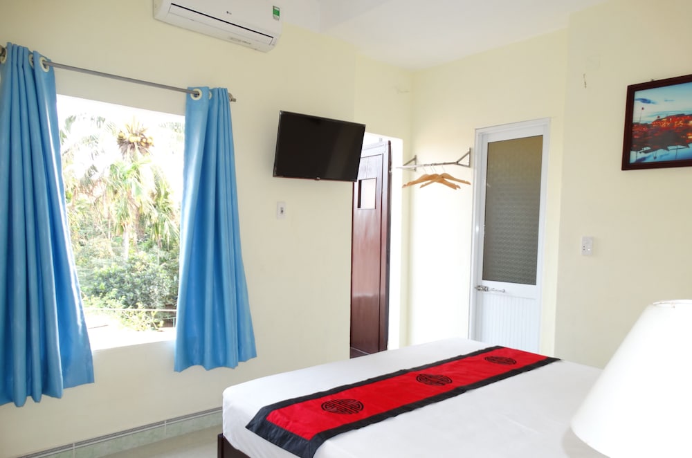 Yellow House Homestay
