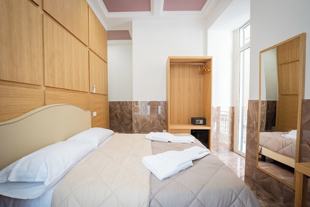 P.C. BOUTIQUE SEA VIEW NAPOLI CENTRO by ClaPa Group Dislocated Hospitality