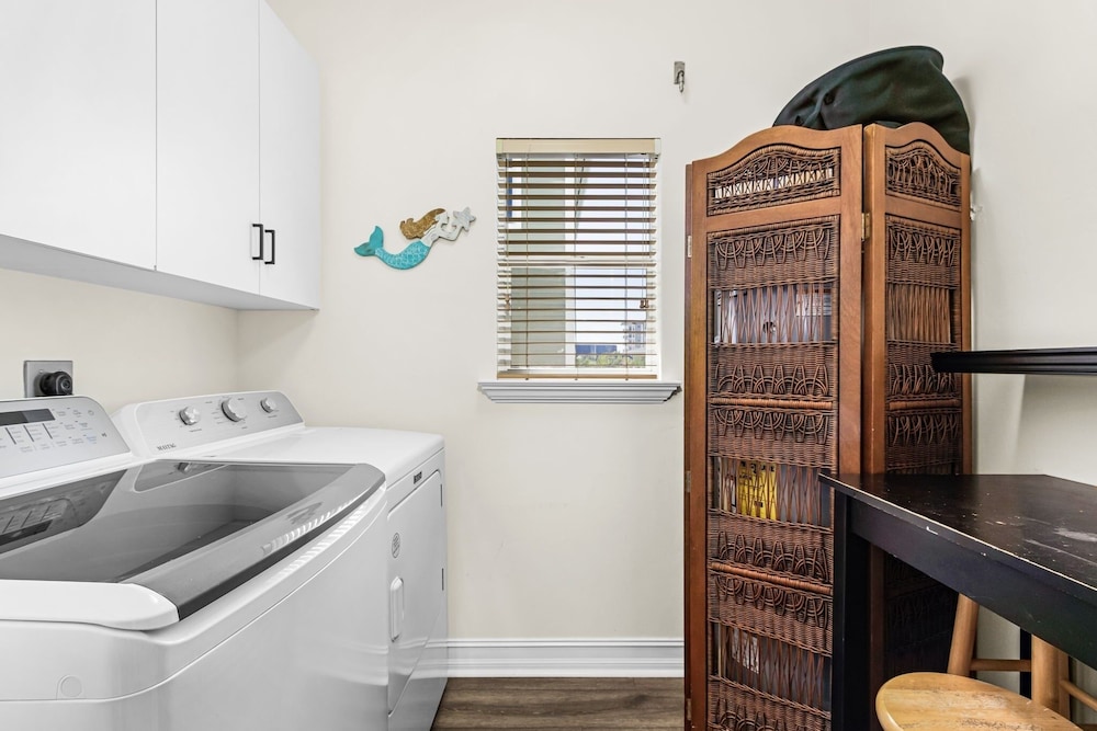 241 Miramar Waves: 3br W/ Heated Pool 3 Bedroom Home