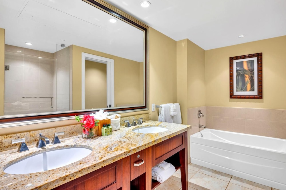Honua Kai Konea 2 Free Rental Cars KBM Resorts Family Friendly 2 Units, 4 Bedrooms Ml-2468