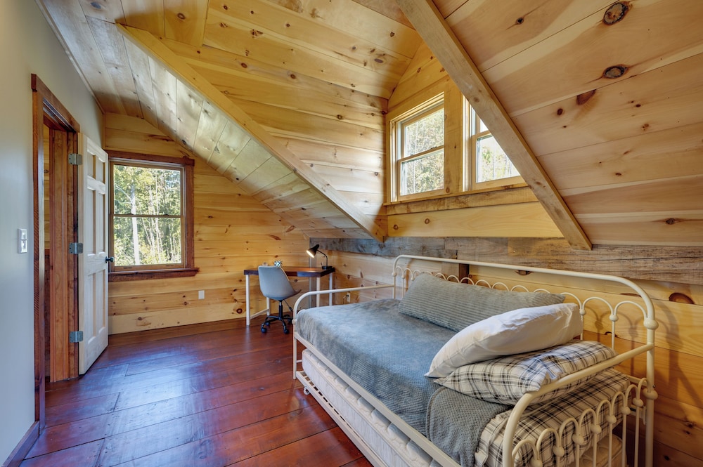 Unplug, Unwind & Explore: Remote Vermont Cabin