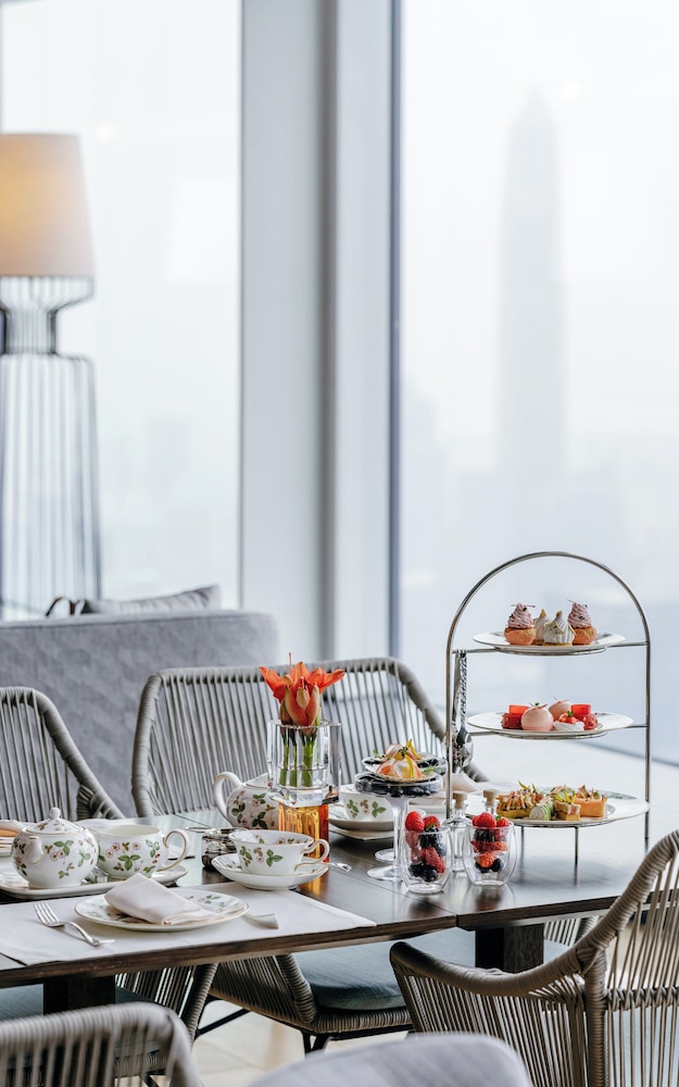 Mandarin Oriental, Shenzhen 74