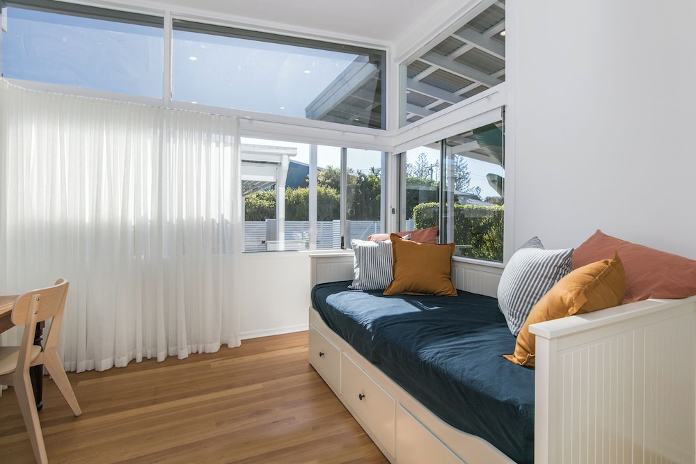 Luxe Waterfront Stay -Tallebudgera Creek