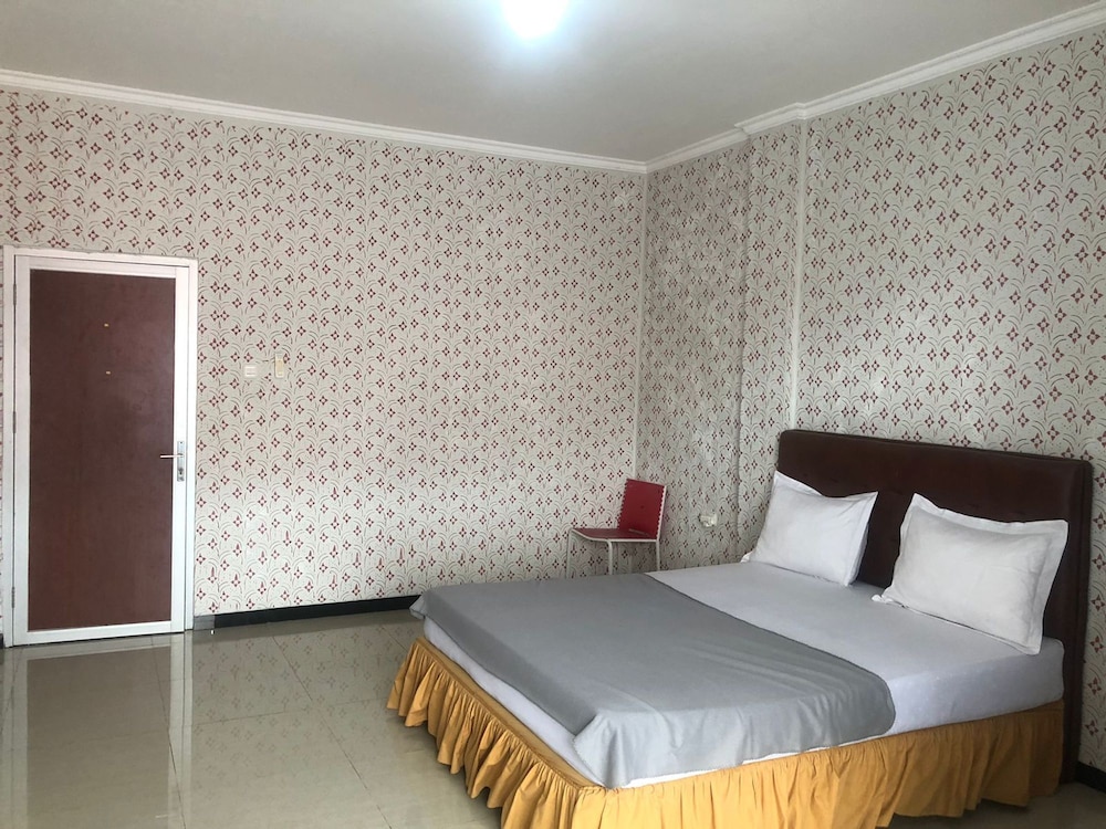 Hotel O Madina Homestay