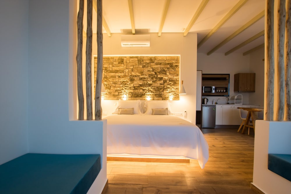 Theros Luxury Villas view 3