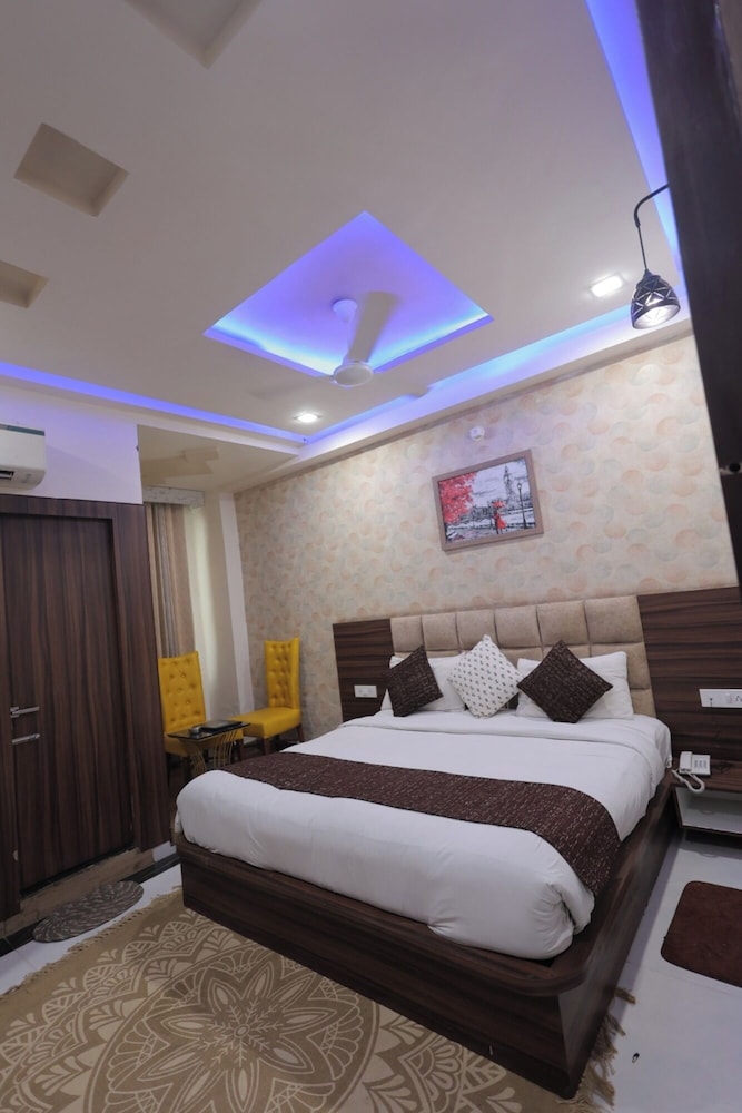 HOTEL SRG INN