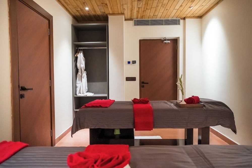 Crestorio Resort & Spa Dehradun
