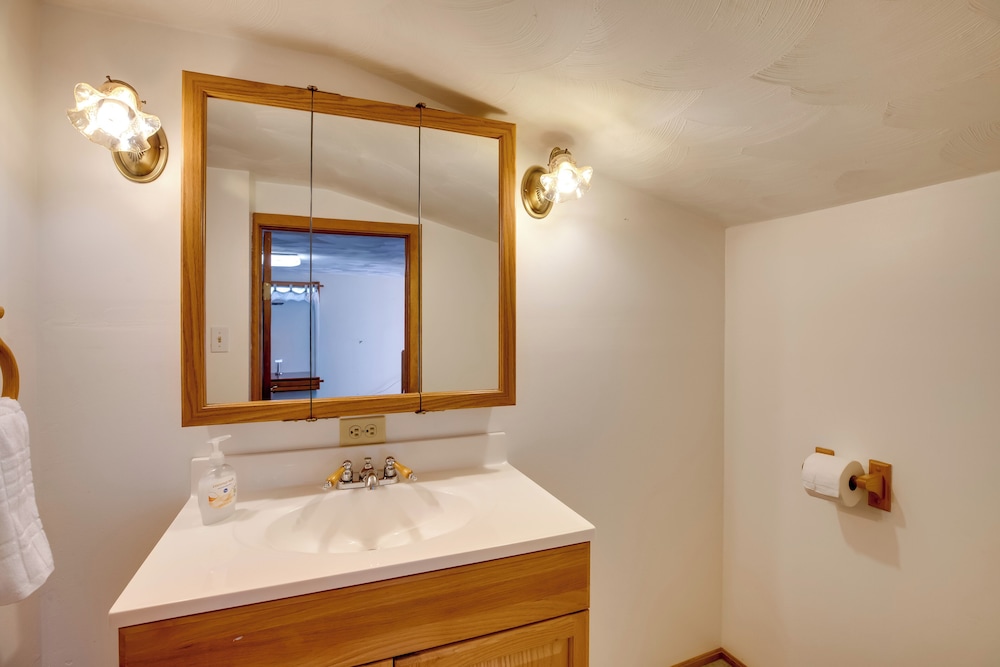 Rural Home Near Event Venue! 26 Mi to Black Canyon
