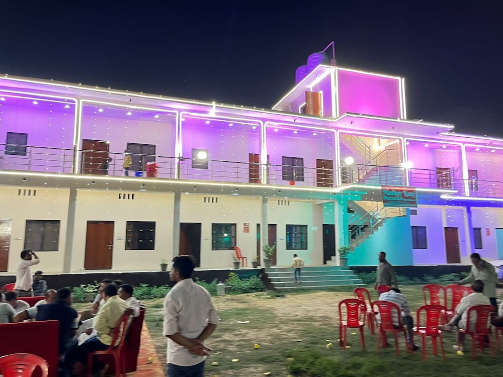 Madhur Kunj Guest House Pick and Drop