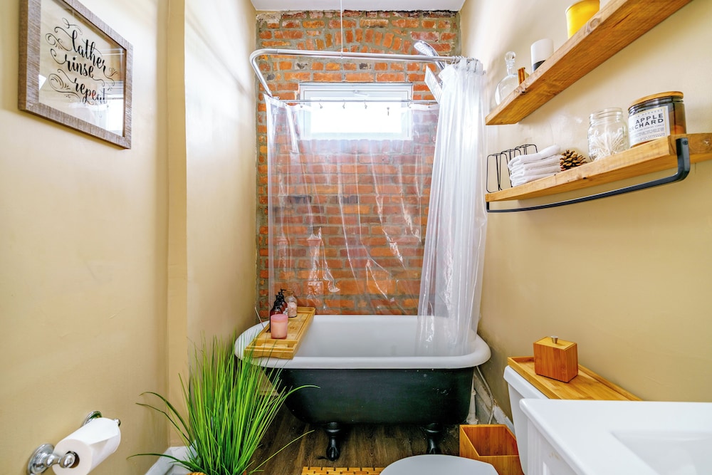 The Parkside by Jungle House – Short North Boutique Suites