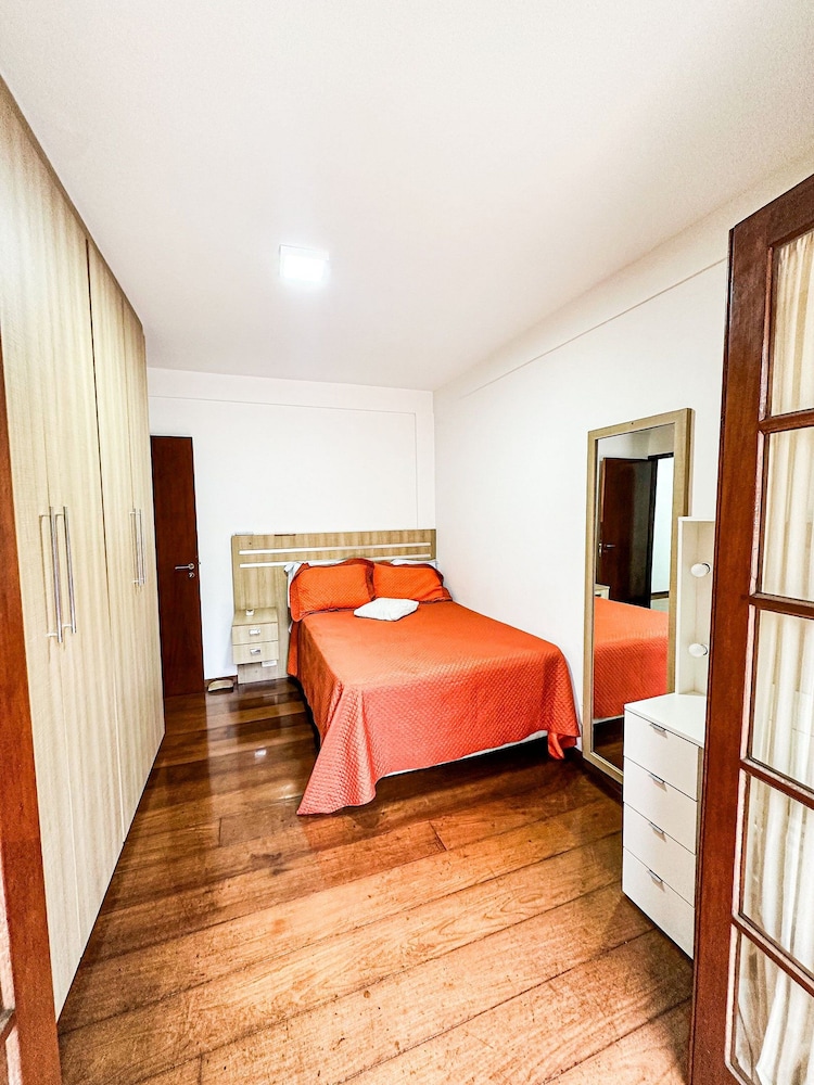 Casa de Luxo 2500m na Granja Viana