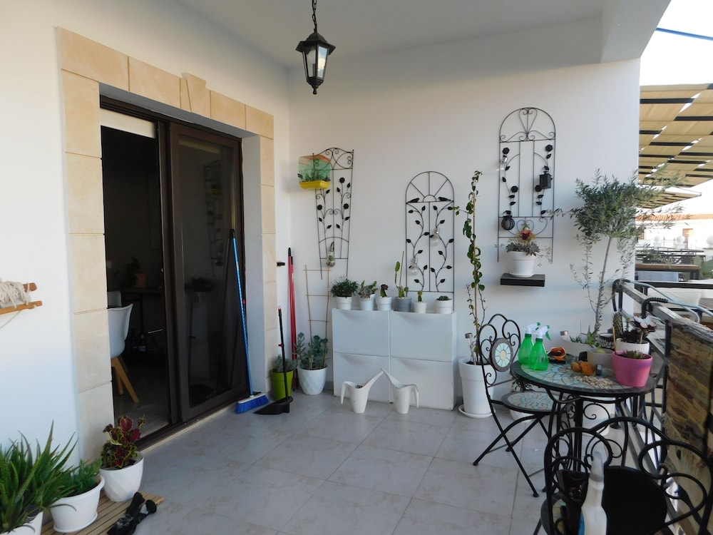 Paramount Gardens Resorts C202