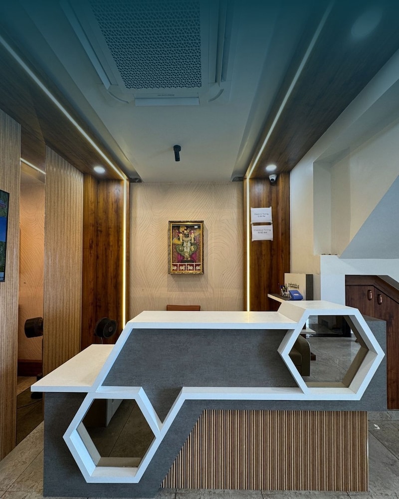 Hotel The Premier Dwarka