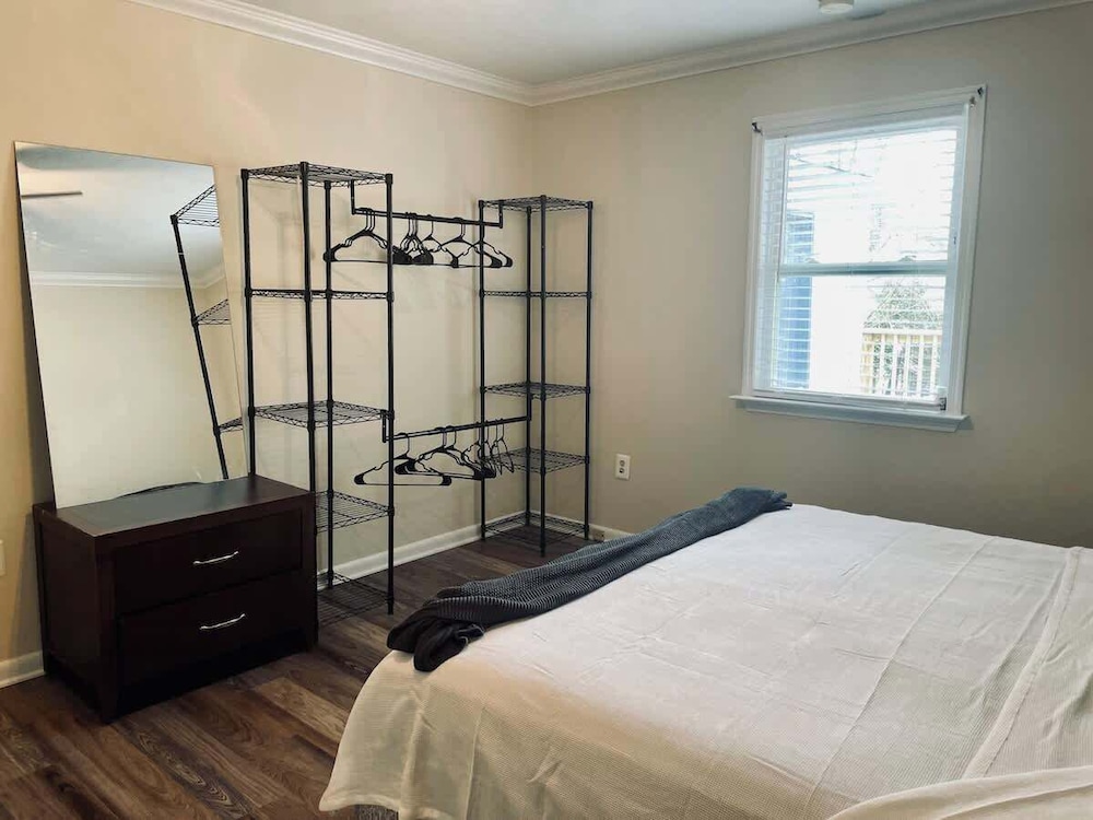 Waterfront Views With King Bed in Solomons Island
