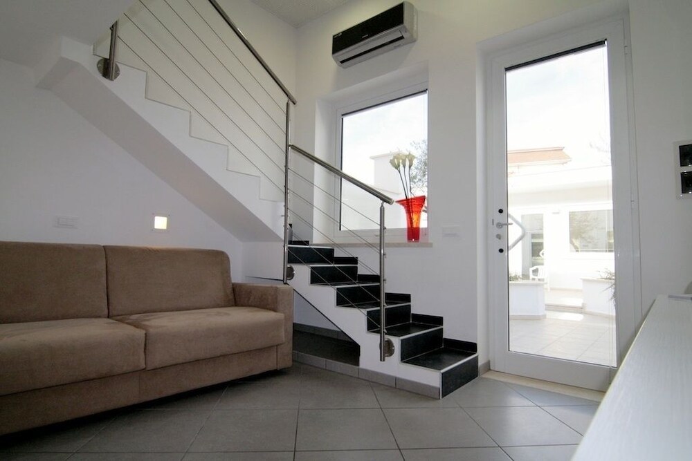 Photo 33