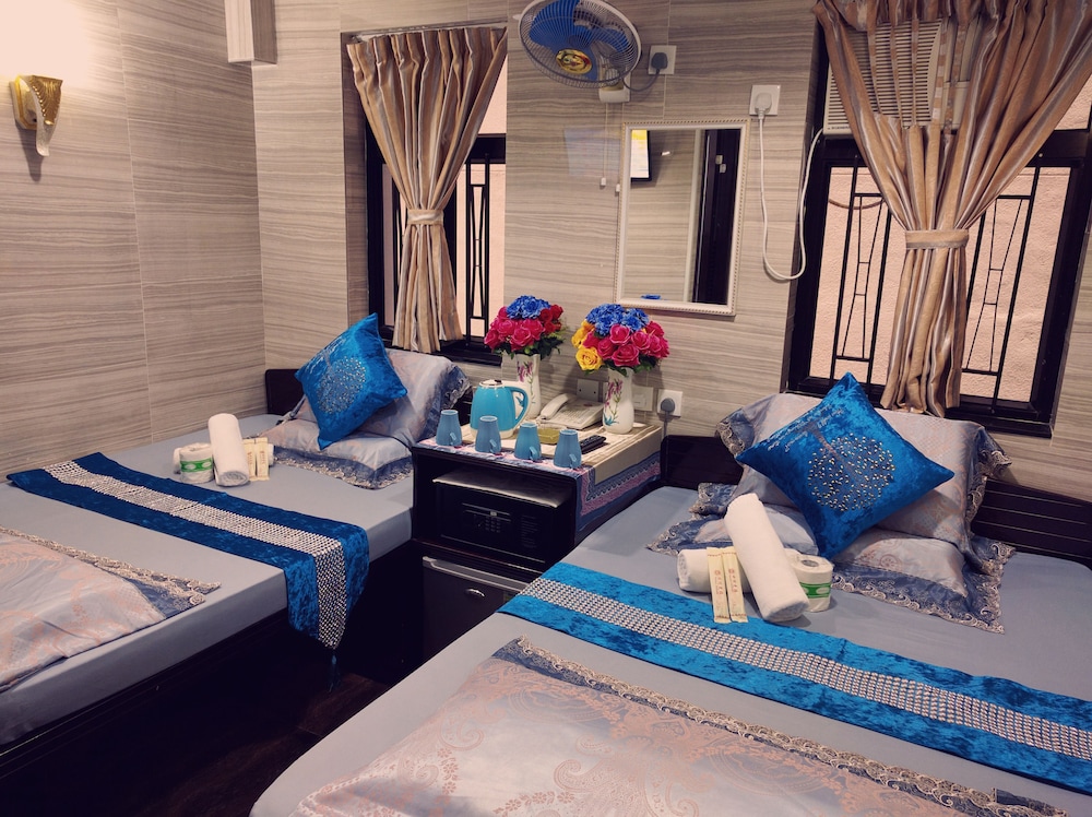 Day And Night Hotel - Hostel