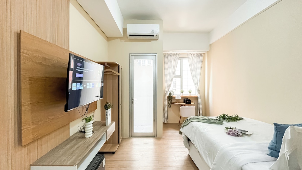 Best Studio At Apartment Transpark Juanda Bekasi Timur