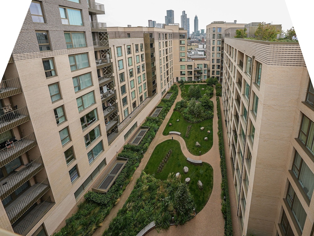 Central London Stay in Vauxhall With Balcony