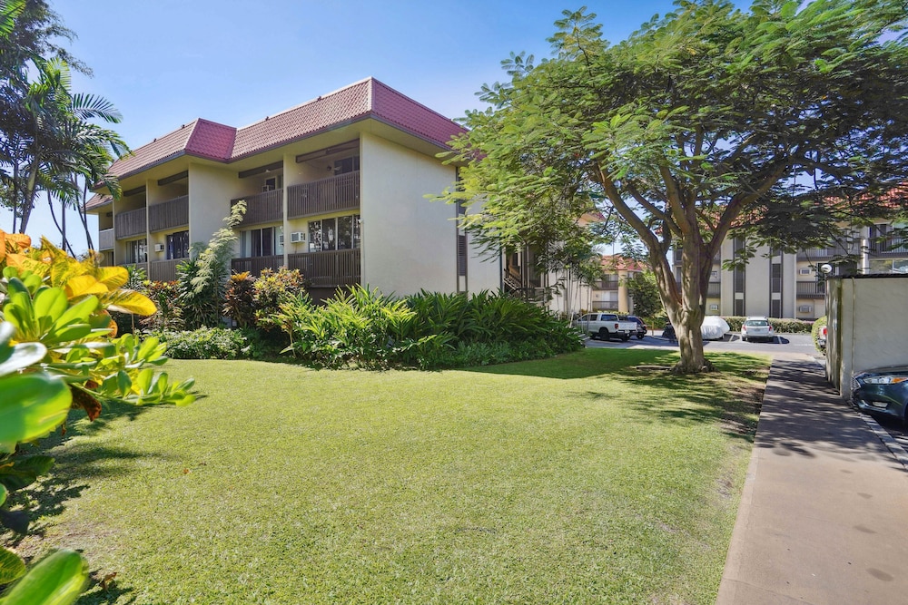 Airy Kailua-kona Condo < 1 Mi to Beach + Town