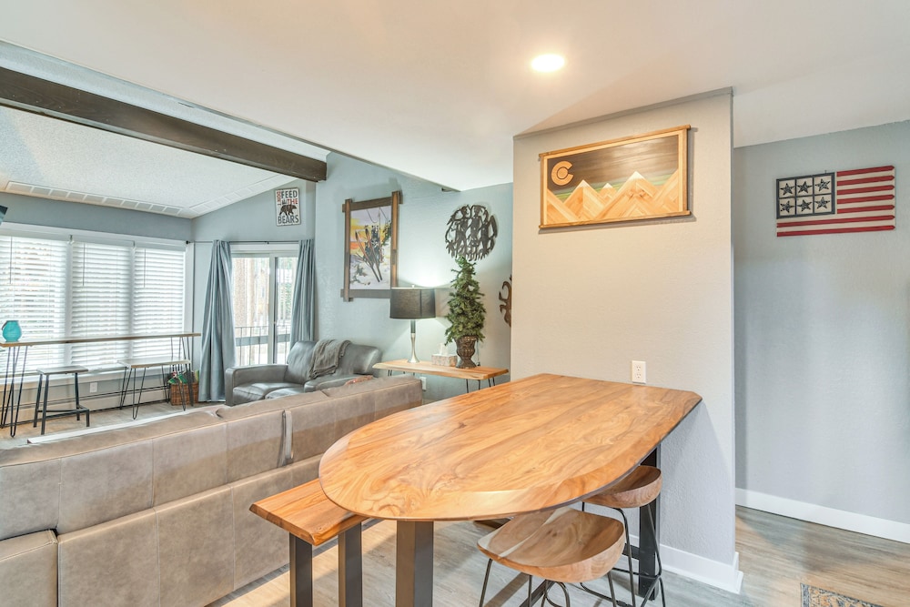 1/2 Mi to Peak 8 Superchairs Snow! New Breck Condo
