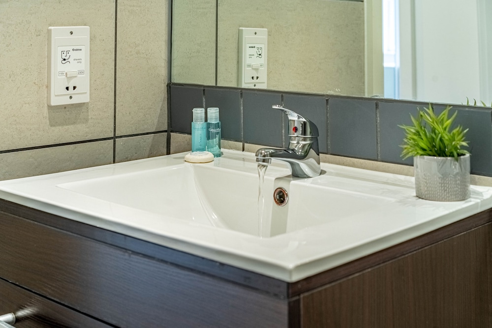 Celador Apartments - Sussex House Serviced Apartments