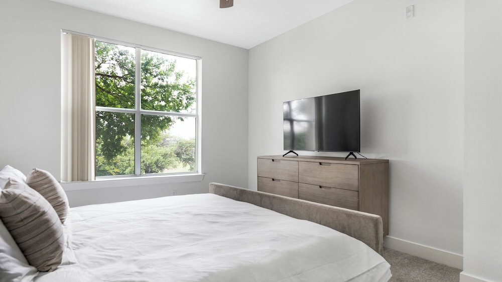 Landing Apartments - North Dallas