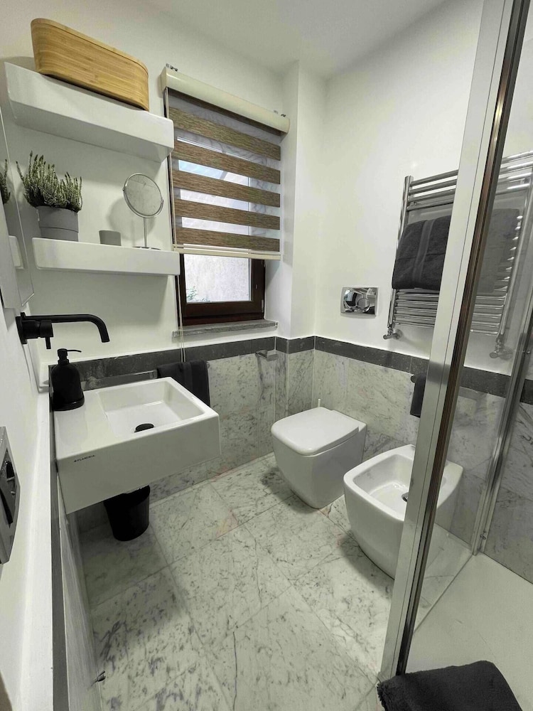 Exclusive 2-Bed Villa 5 min to Colosseum