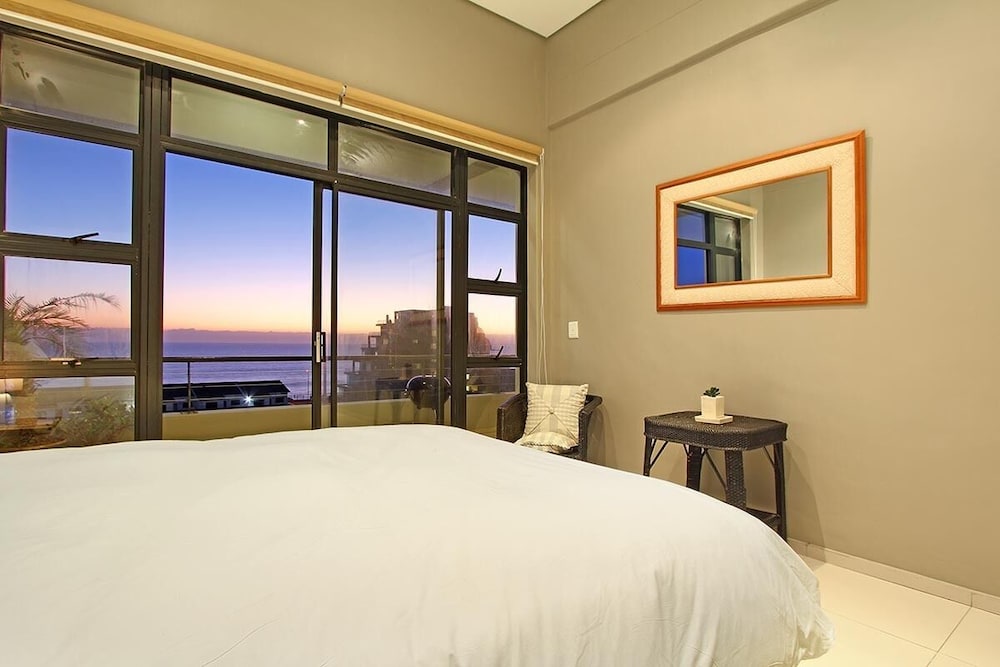 La Cabina 601 view 2