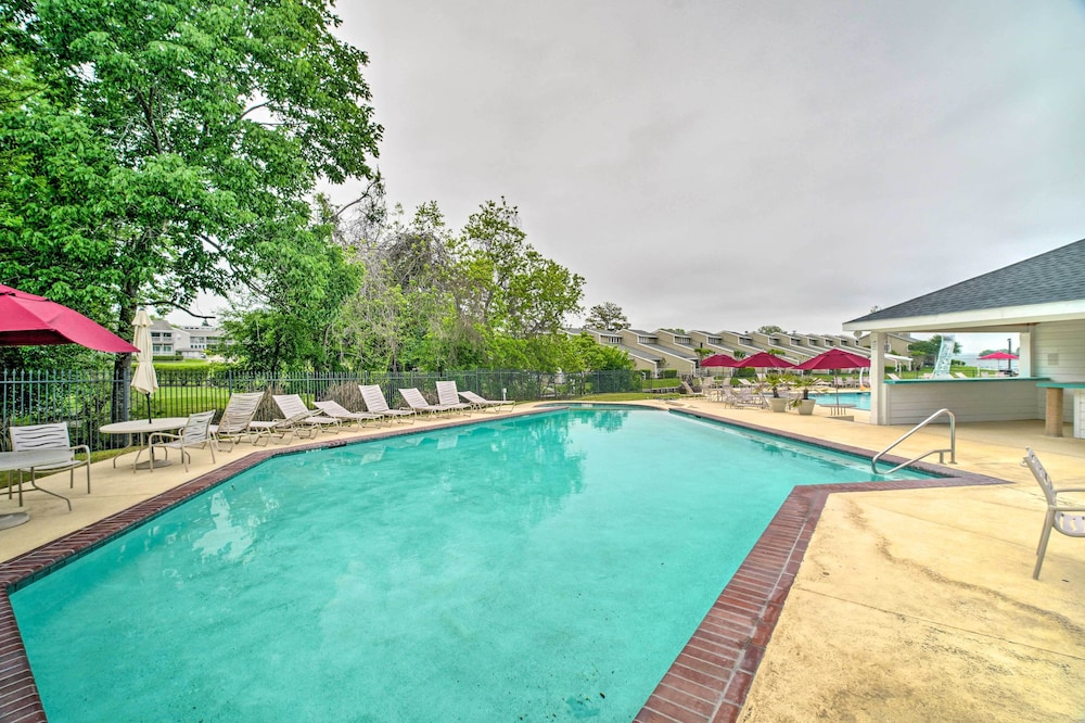 Walk to Lake Conroe: Family-friendly Getaway!