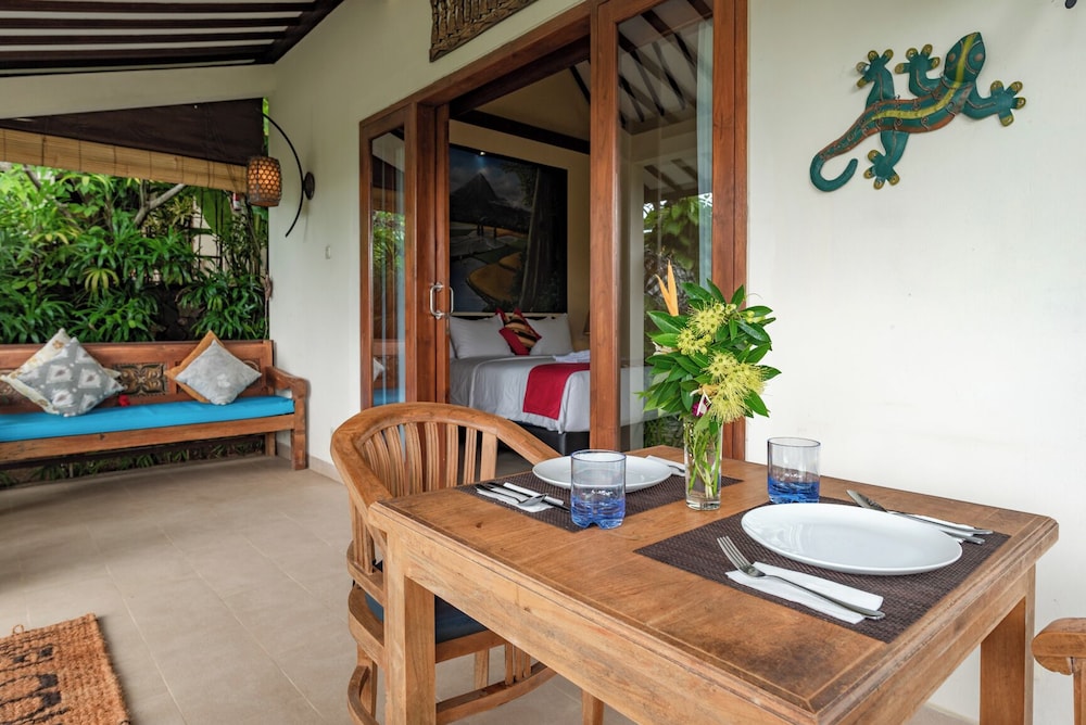 Alamanda Lovina Resort