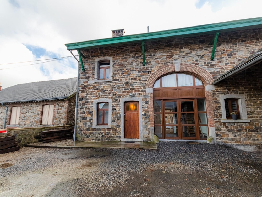 Country House Near Coo Waterfalls With Jacuzzi
