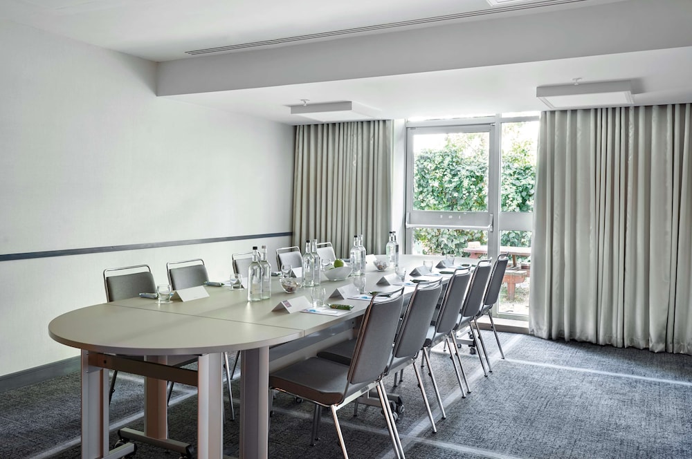 West Drayton Vacations - Hyatt Place London Heathrow Airport - Property Image 8
