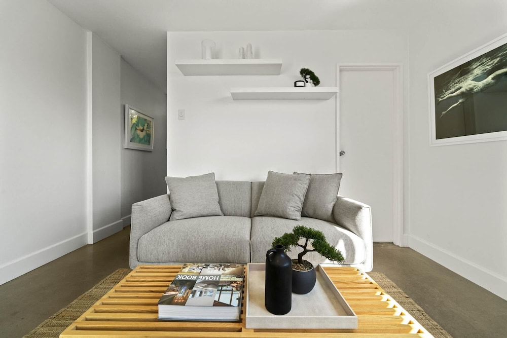 Potts Point Vacations - Modern Potts Point Studio - Property Image 12