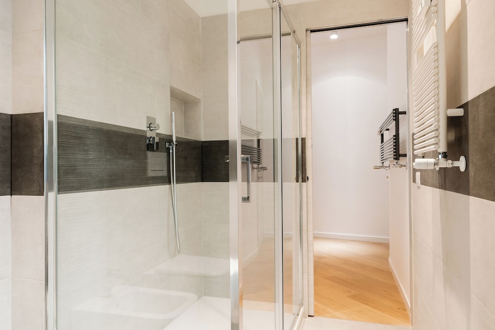 Domus Solis in Rome With 2 Bedrooms and 2 Bathrooms