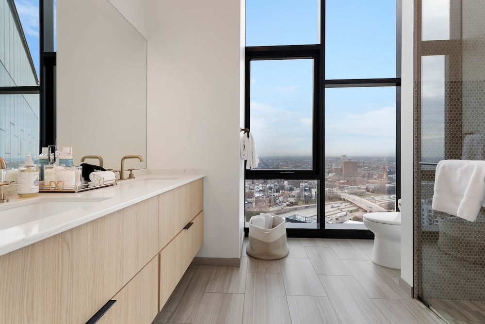 Penthouse Near Fulton Market 3BR Luxury