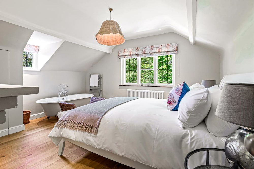 Honeypot Cottage - From 500 Per Night
