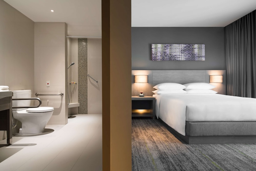 Hyatt Place Bangkok Sukhumvit 24 12