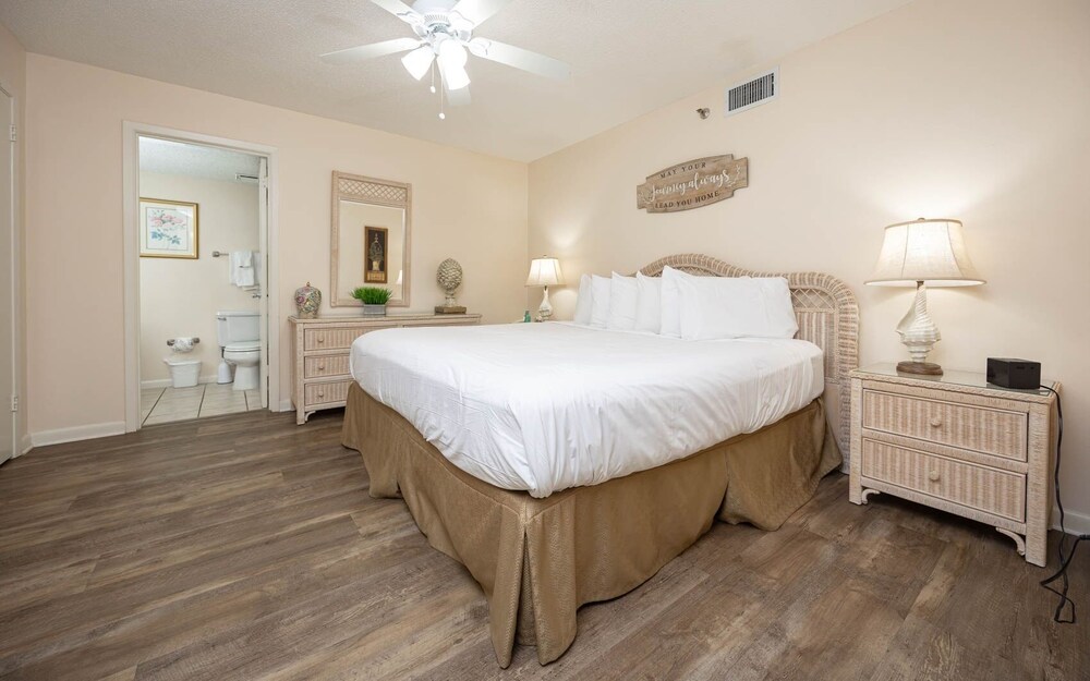 Phoenix East 704 2 Bedroom Condo
