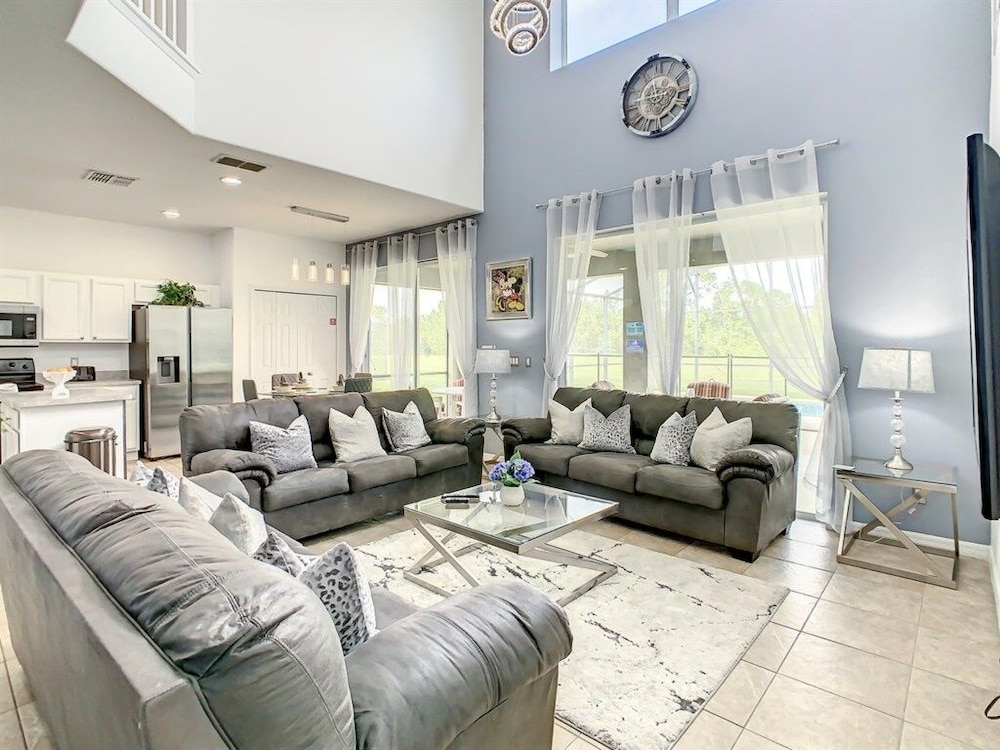 Elegant Emerald Island Getaway Pool, Spa & Games Close To Disney! 7 Bedroom Villa