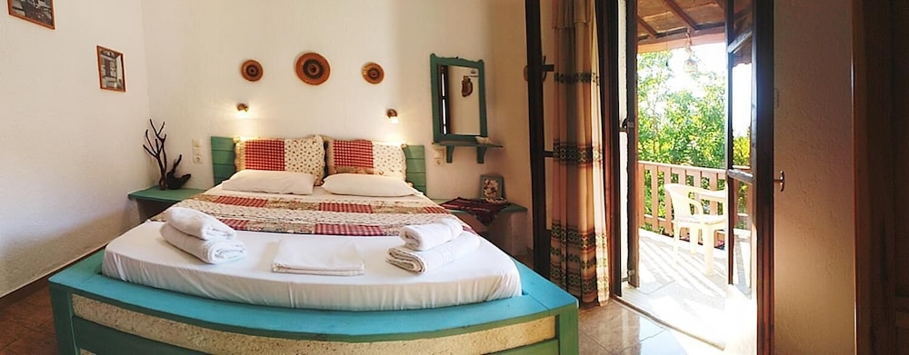 Spiros rooms