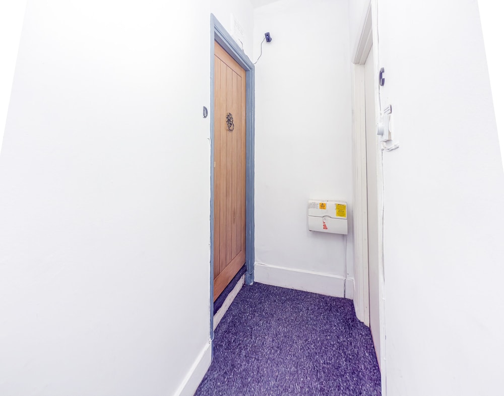 Spacious 2BR Maisonette 2 Baths Huge Lounge